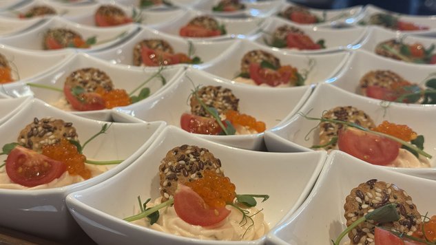 Frühstückstisch – Frisch, gesund und lecker Lachsforellenmousse mit Grahamcracker